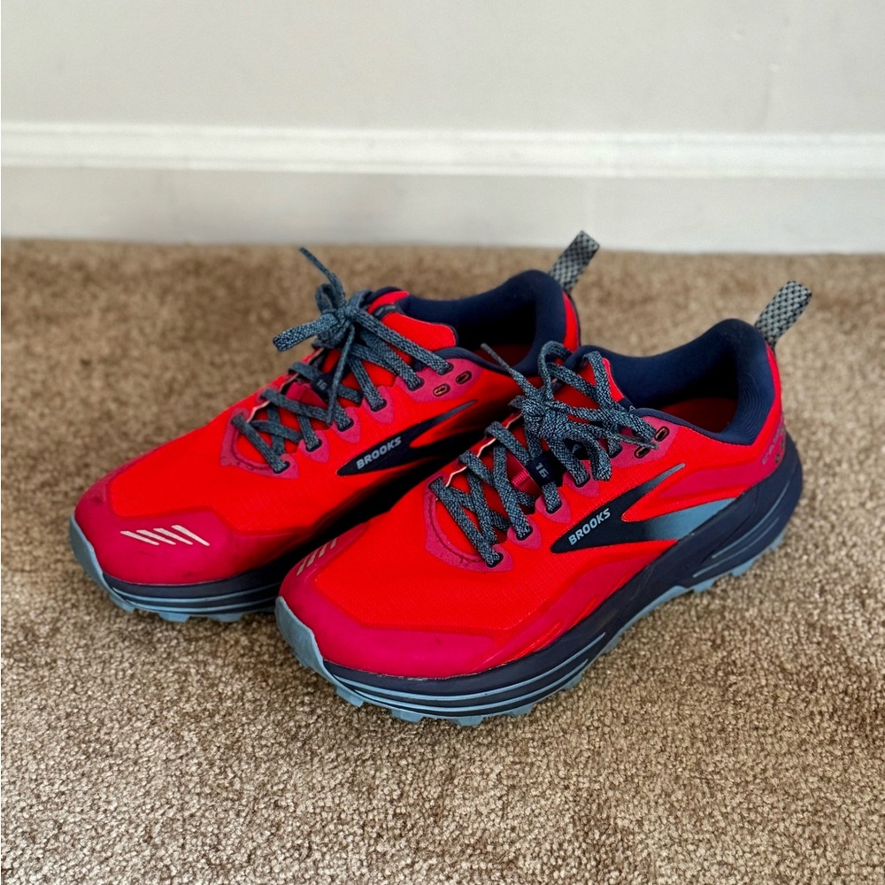 Women’s Brooks Cascadia 16
